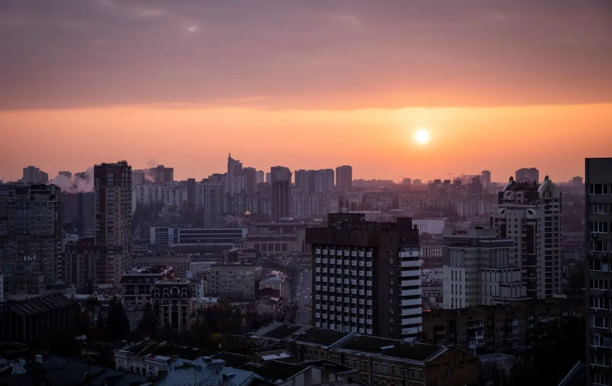 Скільки років потрібно на квартиру: від 3 до 25 років за професіями