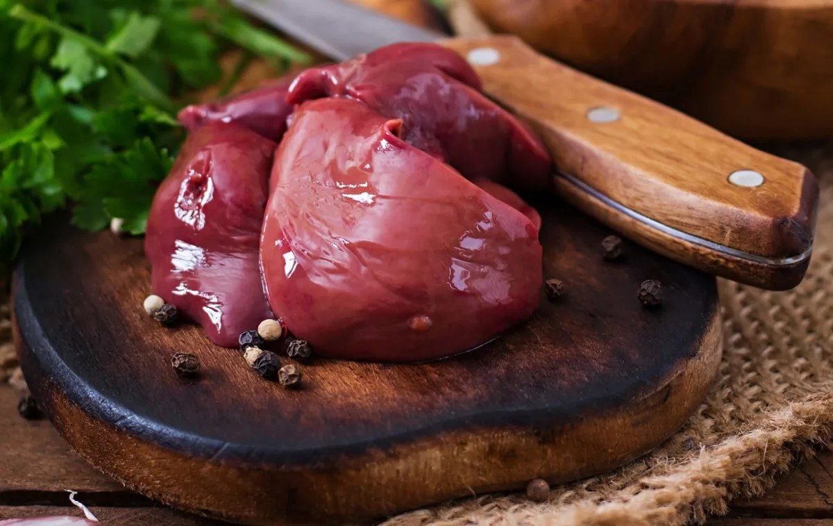 Найкорисніше м'ясо в раціоні: вітаміни й ризики субпродуктів