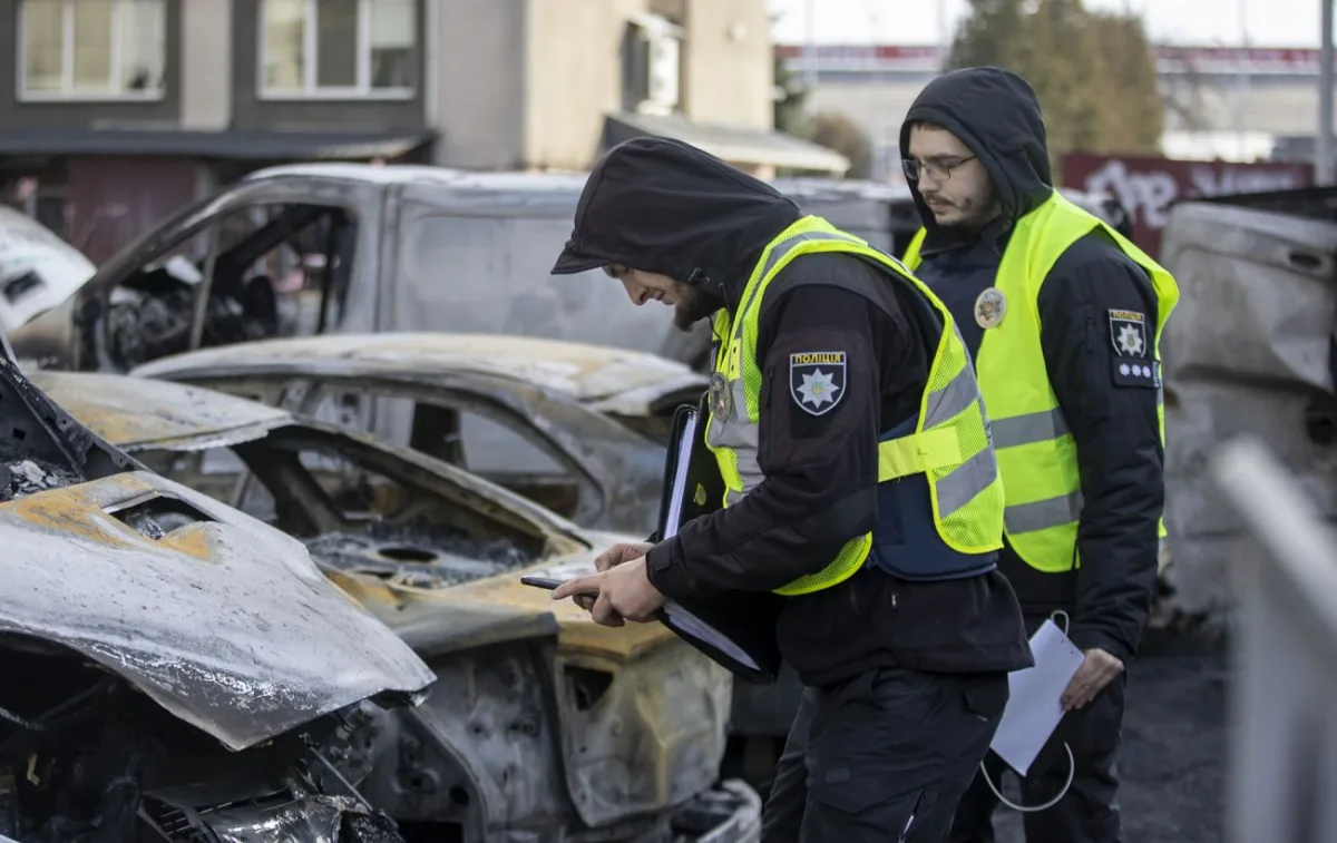 Знищене авто через обстріл: як безкоштовно зняти з обліку і відновити права