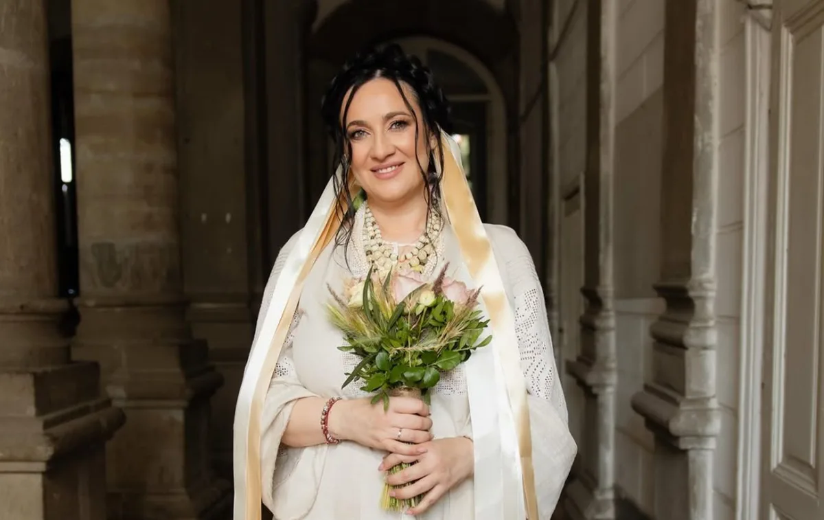 Як виходила заміж вагітна ведуча: скромне весілля на Закарпатті
