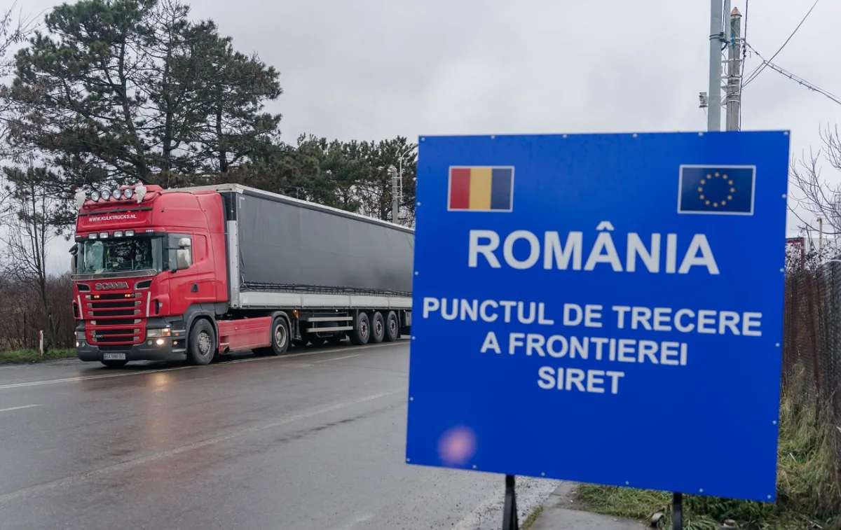 Обмеження руху на кордоні з Румунією через спеку: коли не пропустять вантажівки
